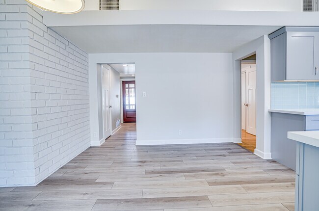 Building Photo - 4529 Tobias Ave