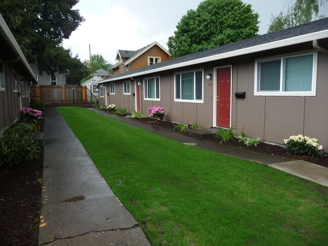 Building Photo - 636 SE 47th Ave