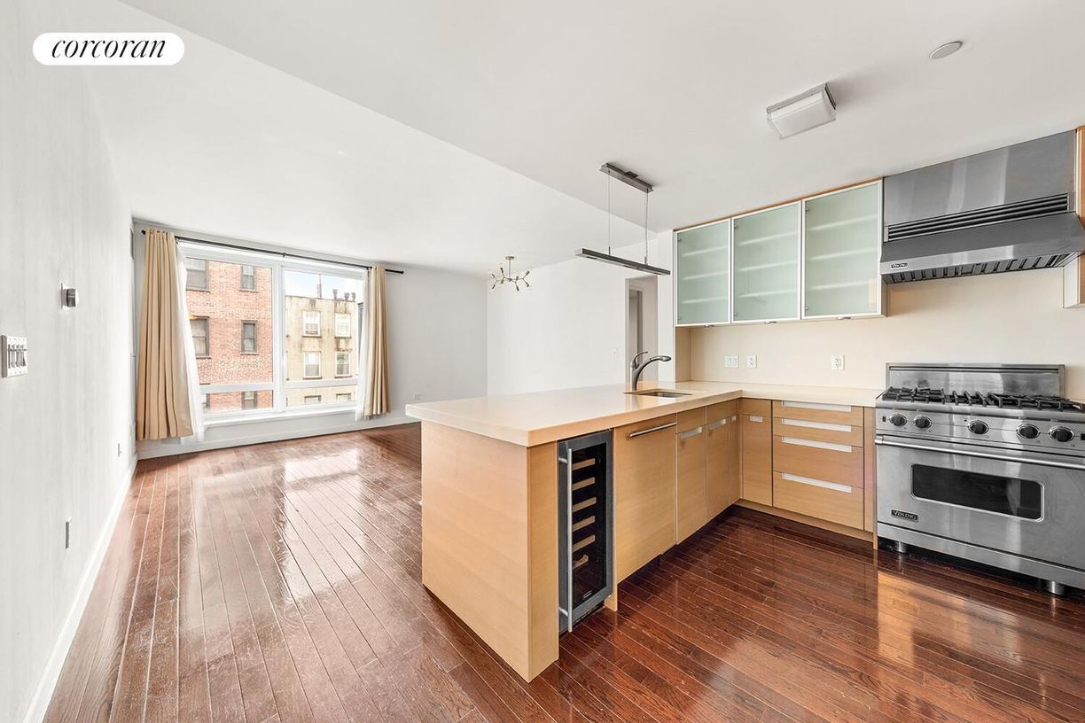 Foto principal - 462 W 58th St