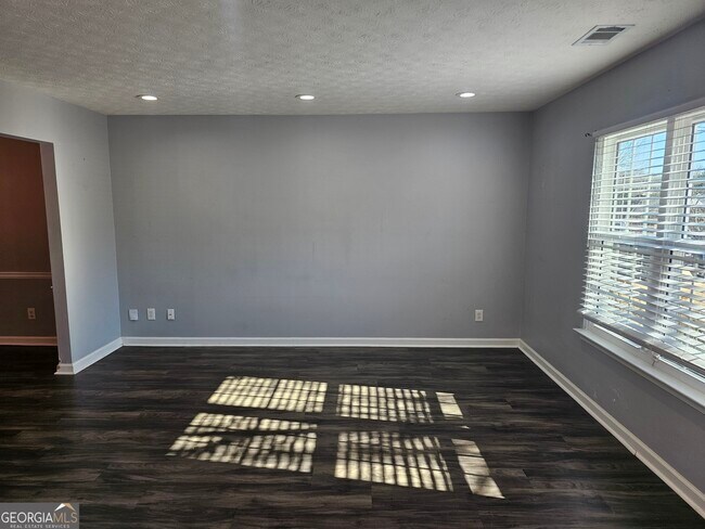 Building Photo - 2853 Da Vinci Blvd