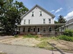 Primary Photo - 16 Oak St