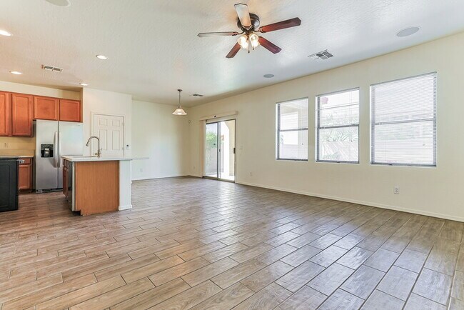 Building Photo - 2352 W Alta Vista Rd