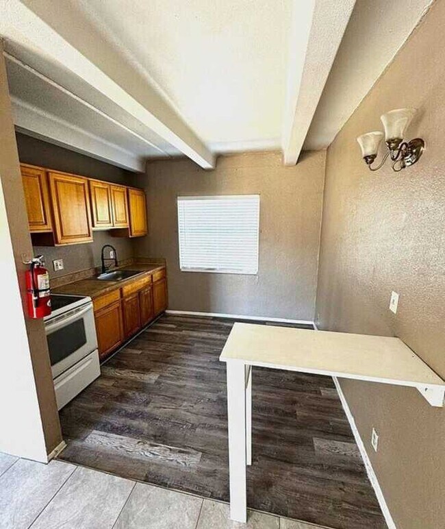 Foto del edificio - 5261 Alhambra Dr