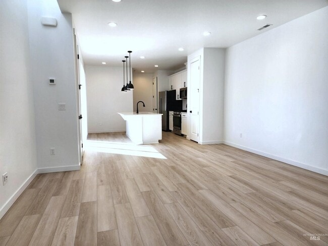 Building Photo - 12267 W Endsley Ln