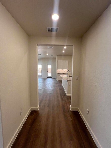 Foto del edificio - 3105 140th St