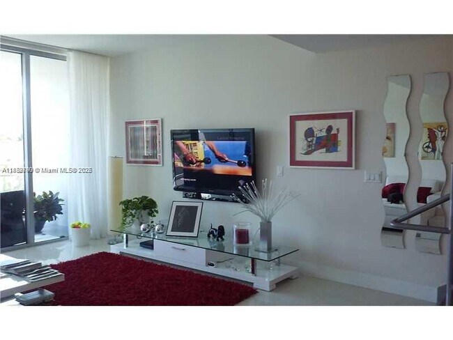 Foto del edificio - 2950 NE 188th St