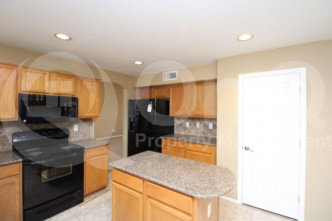Building Photo - 5326 W Taro Ln