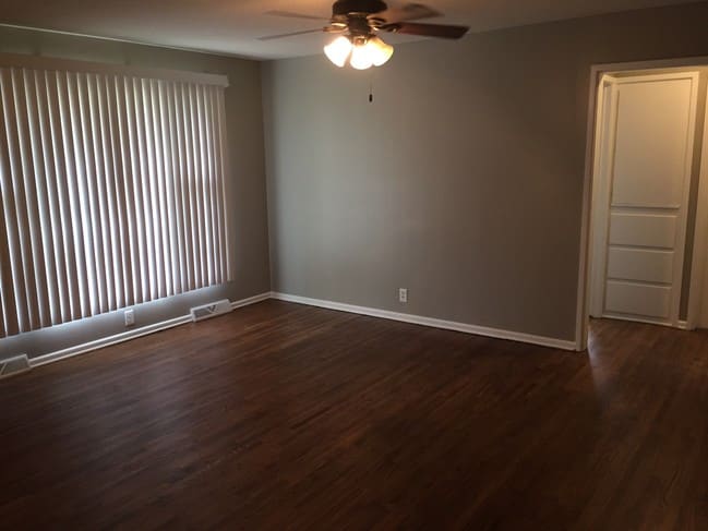 Building Photo - 1105 E 31st St S