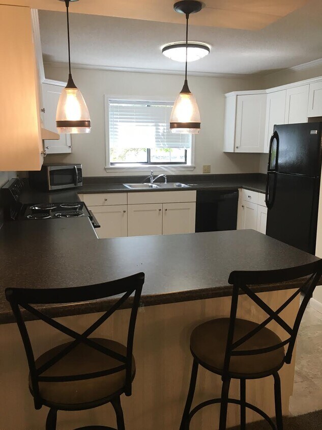 Primary Photo - 23 Lake Drive-Ground Floor Condo/Laurel Pa...
