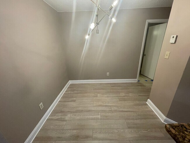 Building Photo - ALTAMONTE SPRINGS: Gated Community Oasis of Pearl Lake - 1 bed/1 bath, Ground Floor