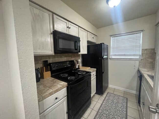 Foto del edificio - All Bills Paid/ Fully Furnished