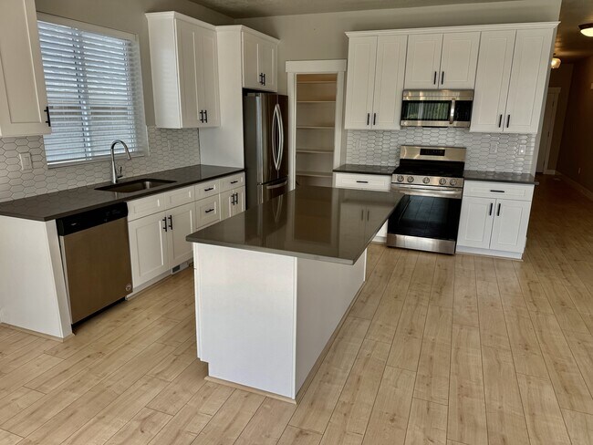 Foto del edificio - 7646 S Waverly Hls Ln