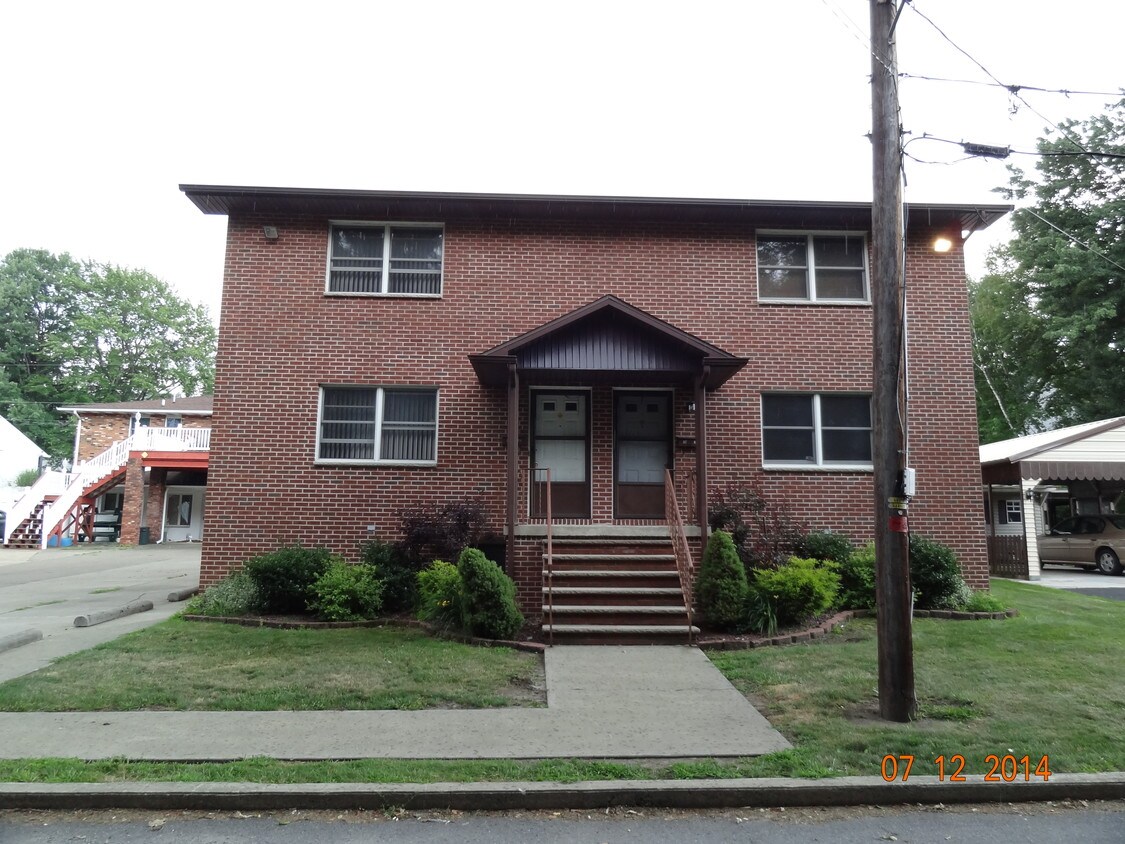Front of house - 3707 Lydon Ln
