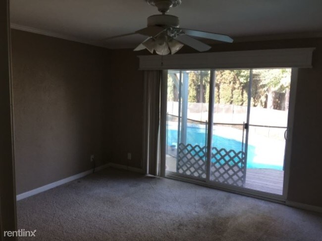 Building Photo - 3 br, 2 bath House - 1489 Daffodil Ct