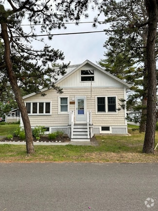 Building Photo - 11 Lower Beach Rd