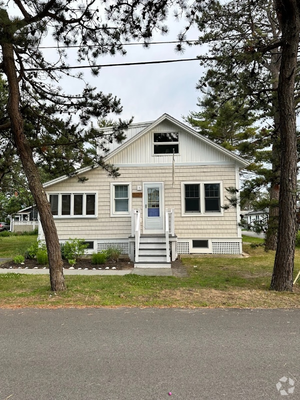 Building Photo - 11 Lower Beach Rd