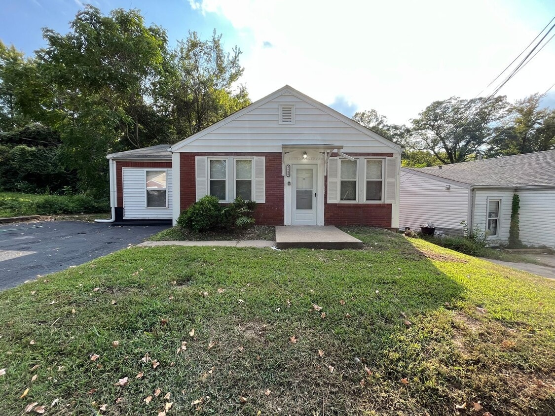Primary Photo - Renovated Three Bedroom One Bath Coming Av...
