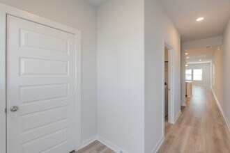 Building Photo - 8611 Blueberry Ash St