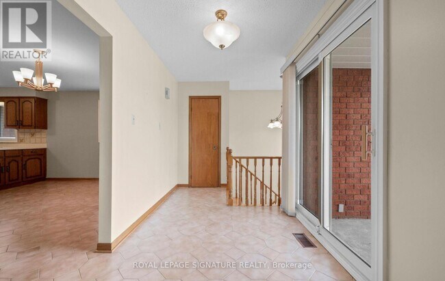Photo du bâtiment - 5 Acacia Ave