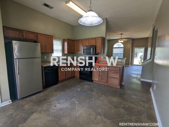 Foto del edificio - 6817 Kamali Ave.  - Lovely Home on Corner ...