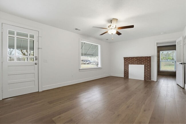 Foto del edificio - 3 Bedroom Newly Renovated Home in Central SC