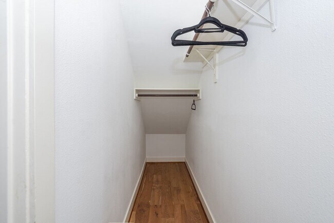 Building Photo - 1205 Detering St