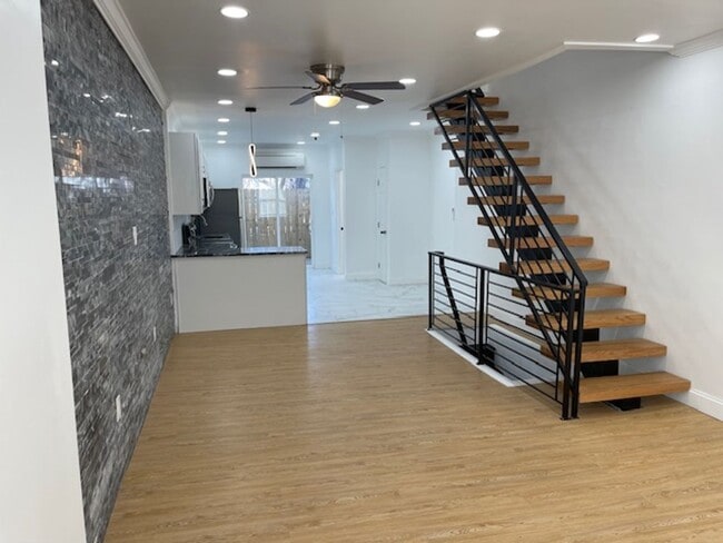 Building Photo - Stylish 2-Bedroom Home with Luxury Finishe...