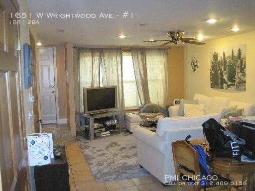Photo - 1651 W Wrightwood Ave Apartment