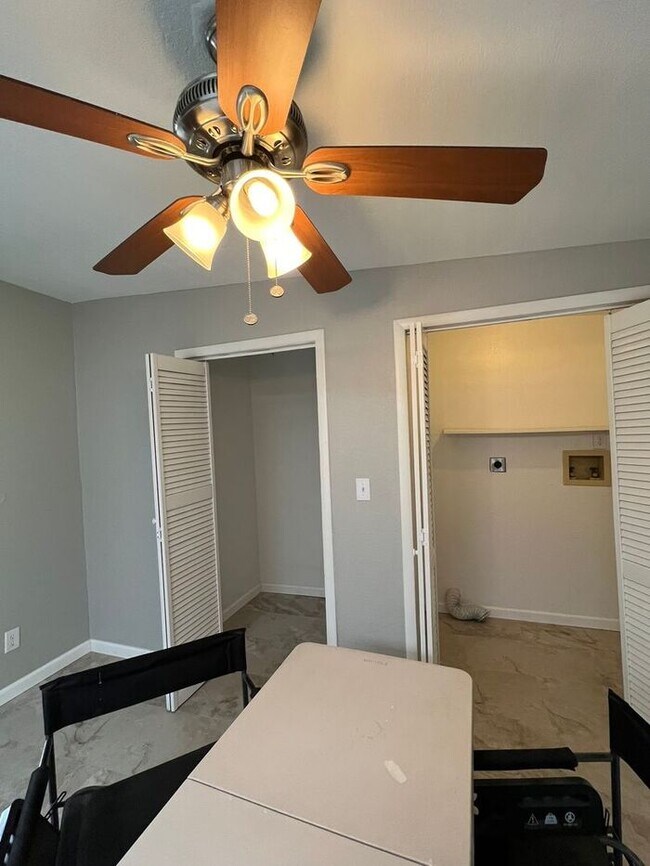 Foto del edificio - Charming 3 bedroom Central with private yard!
