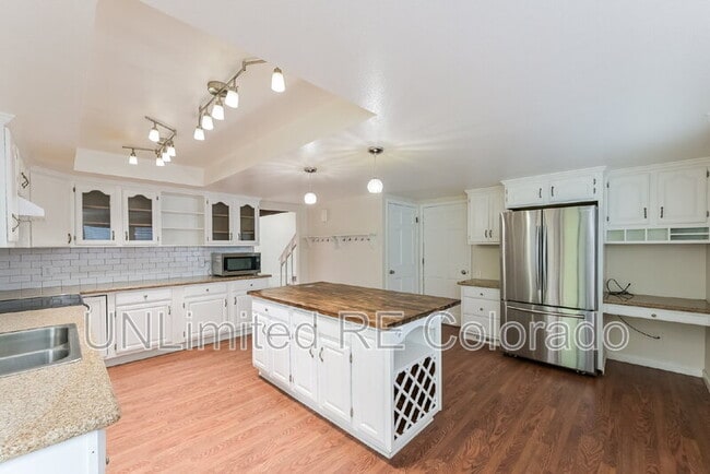 Building Photo - 12132 E Amherst Cir