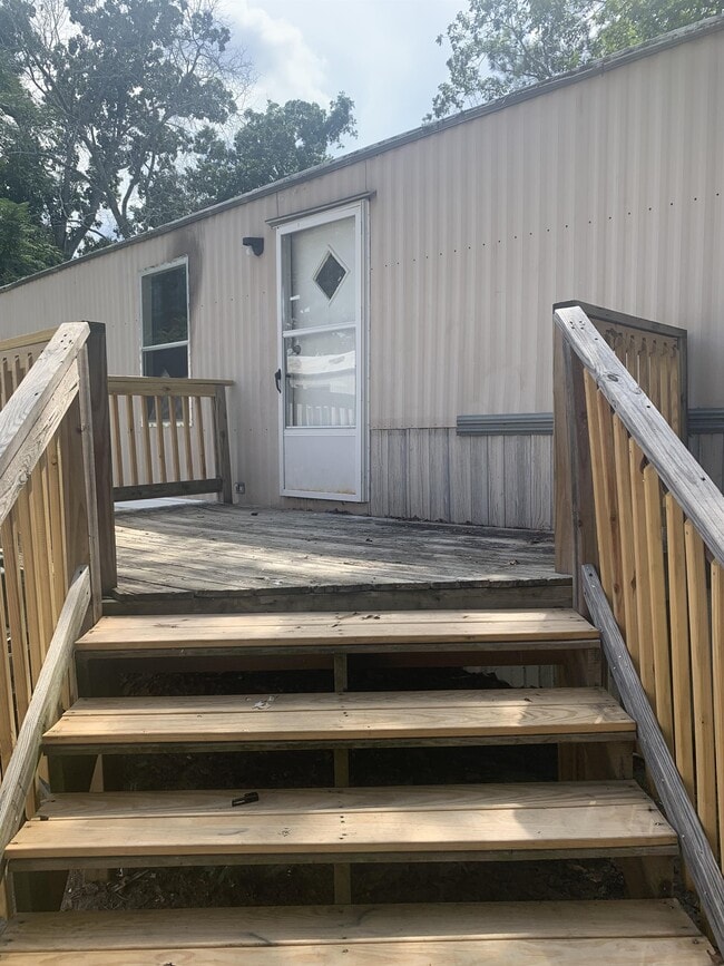 Building Photo - 6415 Wilson Ave