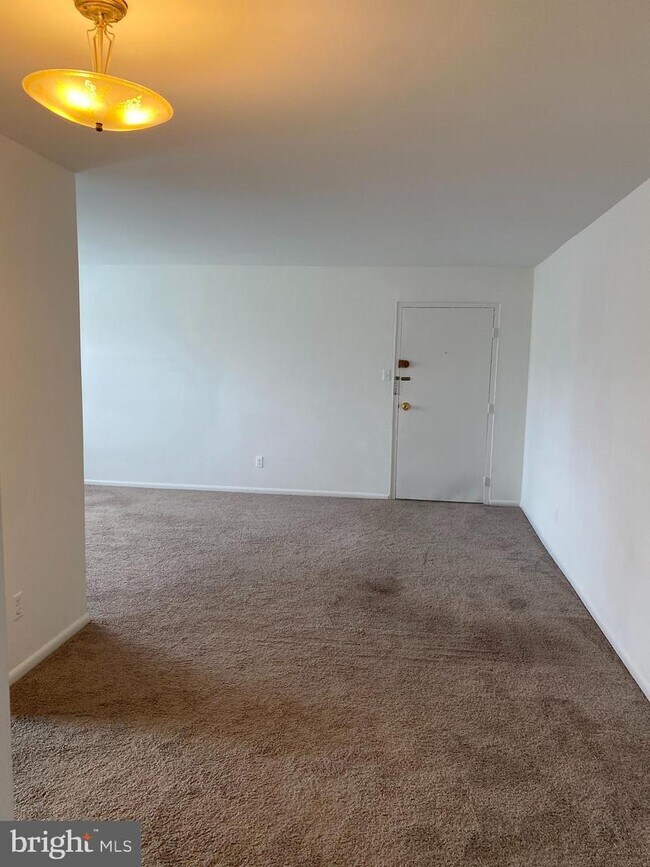 Building Photo - 4256 Buckman Rd