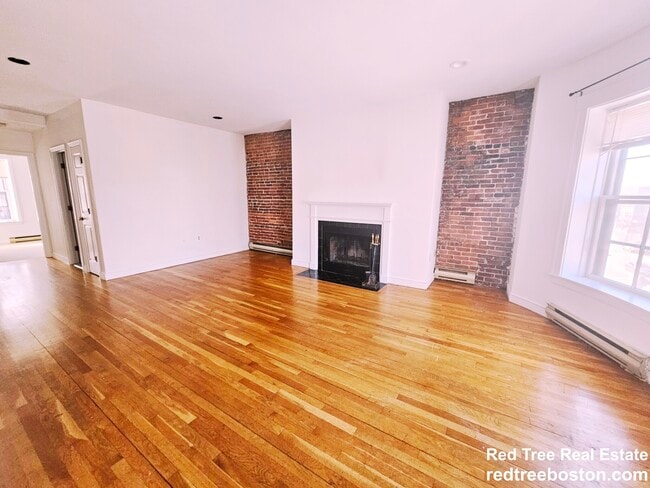 Building Photo - 1742 Washington St