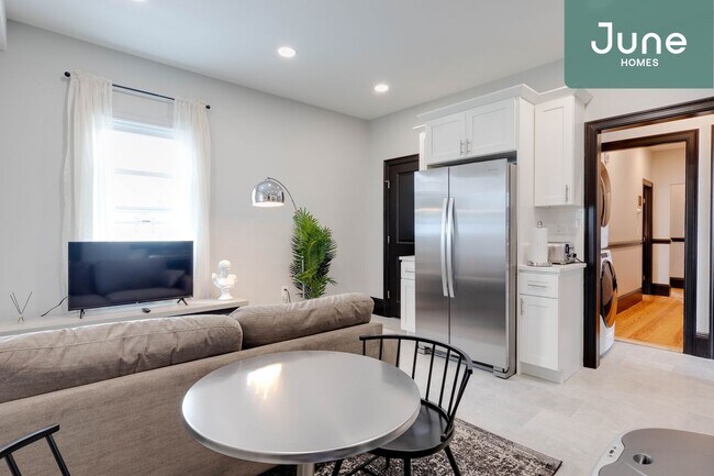 Foto del edificio - Queen room in 4-bed/1.5-bath Home