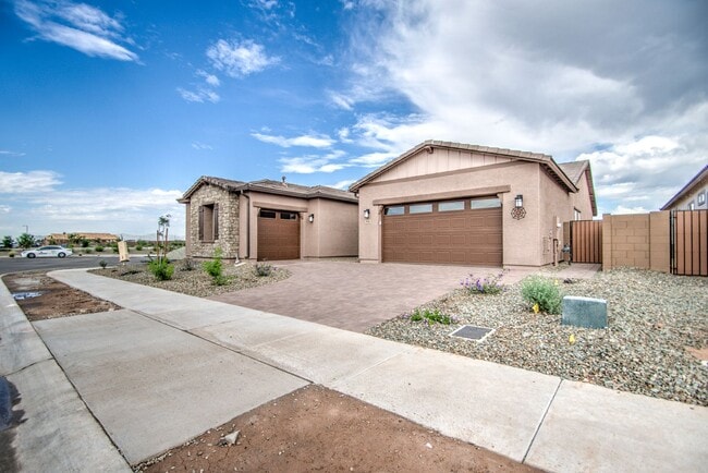 Building Photo - NEW 4 Bedroom home in Phoenix!