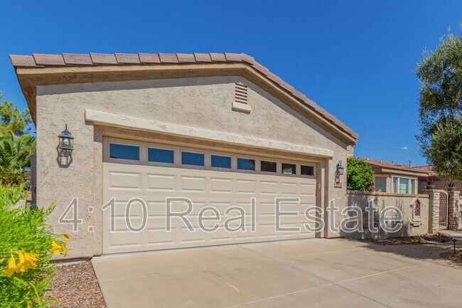 Building Photo - 4652 E Donato Dr