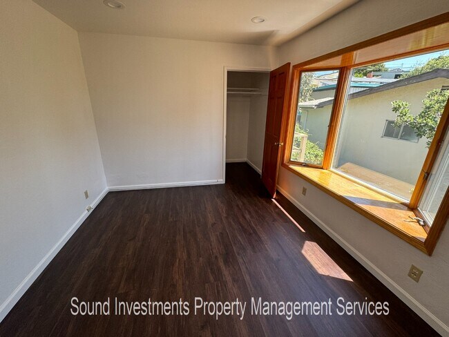 Building Photo - Beautiful 2-bedroom apartment with views!!