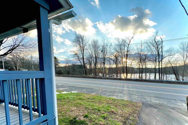 Foto del edificio - 1592 Main St