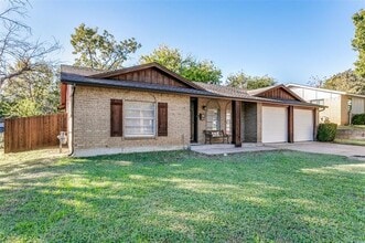 Building Photo - 1017 Meadowbrook Dr