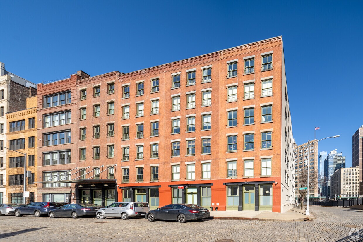 Primary Photo - Cobblestone Lofts