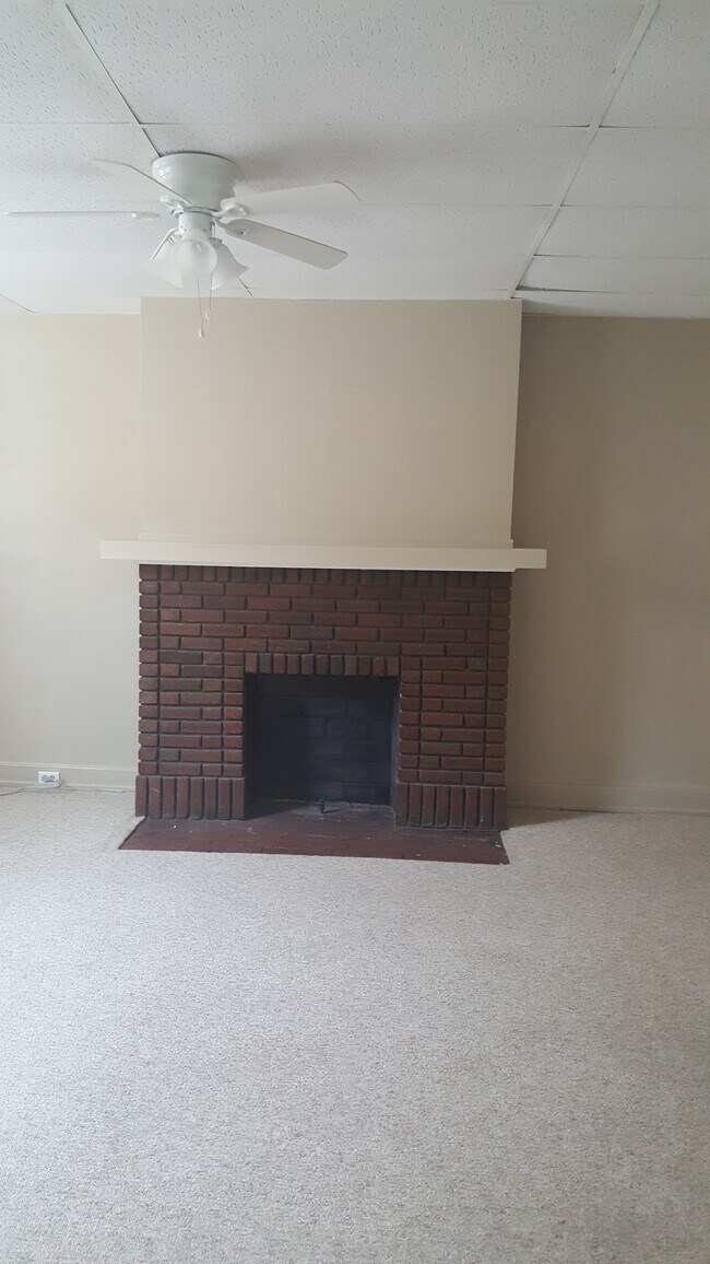 Habitación delantera - 993 National Rd