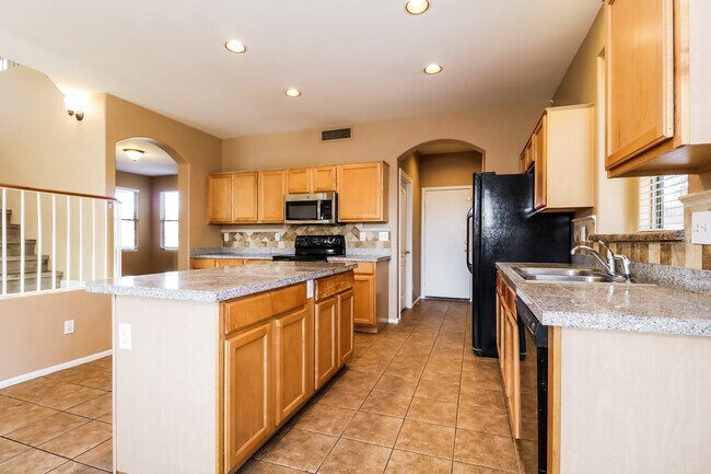 Foto del edificio - 16591 W McKinley St