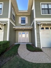 Building Photo - 104 Southaven Cir