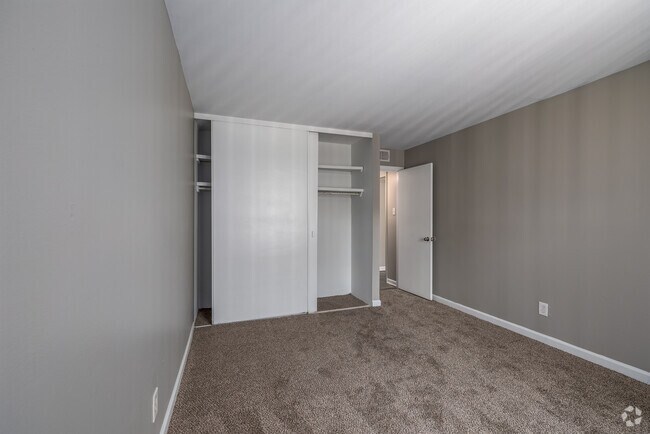 1BD, 1BA - Dormitorio - The Magnolia Apartment Homes