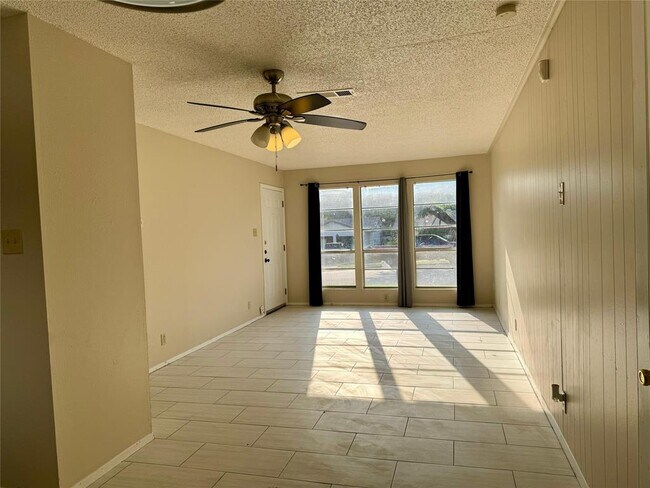 Building Photo - 5105 Peppertree Pkwy
