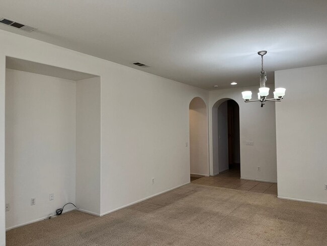 Foto del edificio - 3 bedroom- 2 bath Home in Victorville!