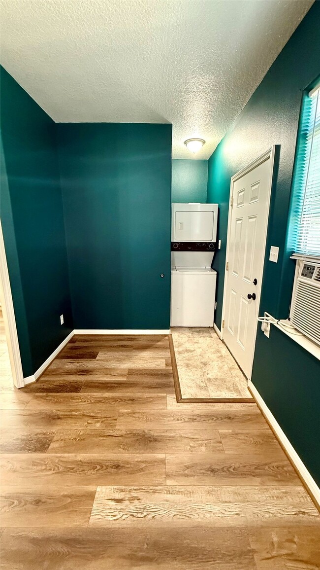 Building Photo - 502 W Lang St Building Photo - 502 W Lang St