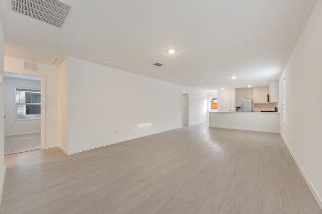 Building Photo - Newer 3-Bed Home with Fenced Yard, Fireplace & Attached Garage in Sherman