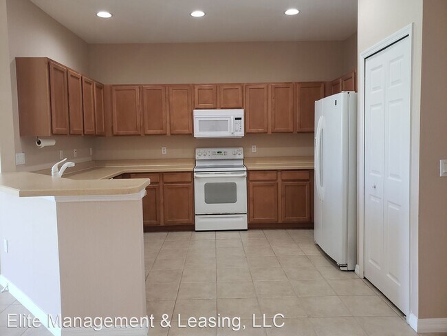 Foto del edificio - 4 br, 3 bath House - 13419 Fox Glove St.
