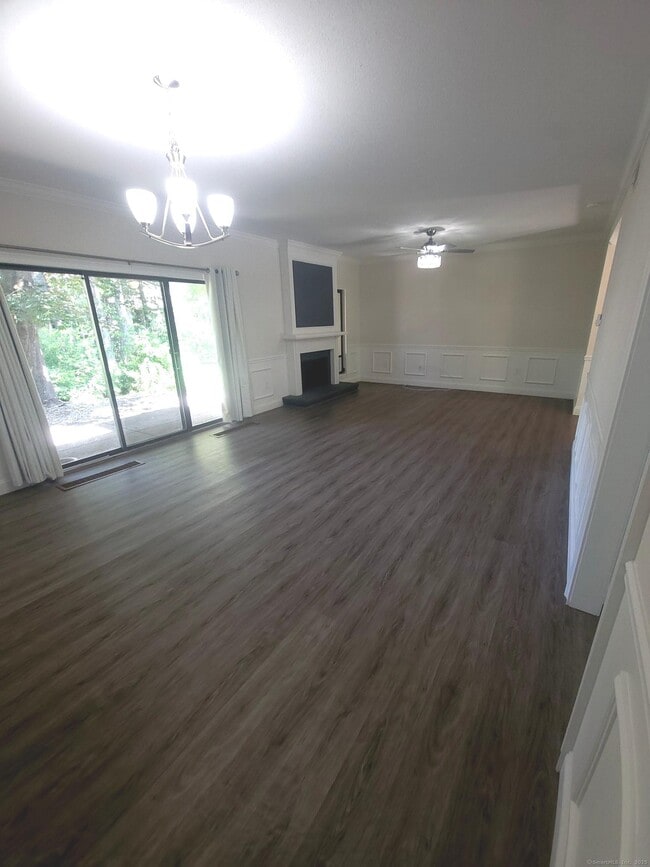 Building Photo - 41 Crocus Ln